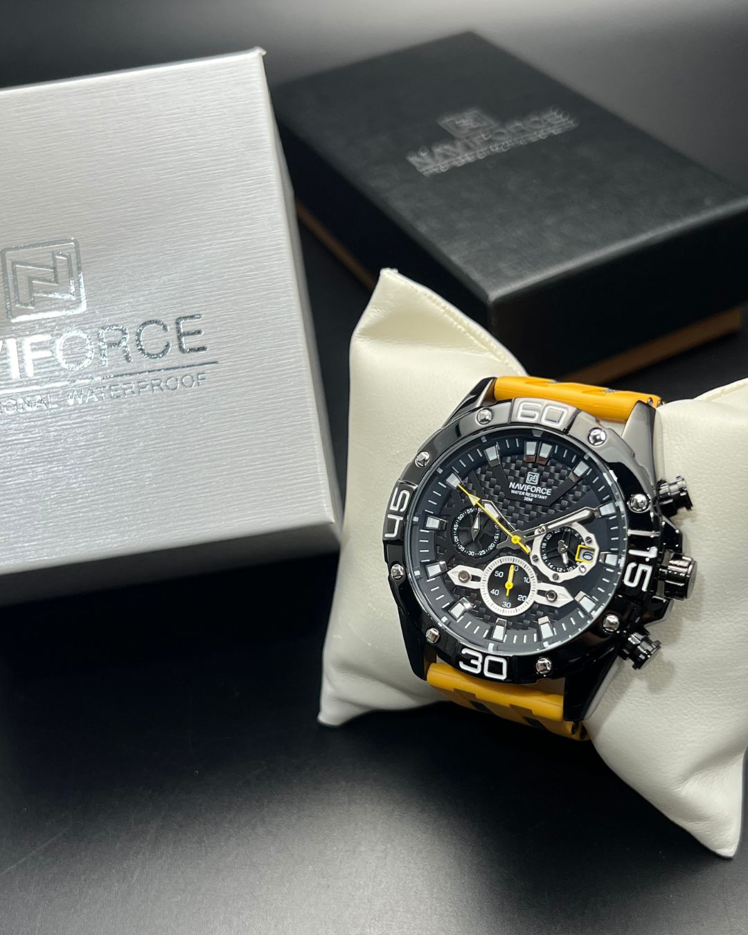 Naviforce NF8019